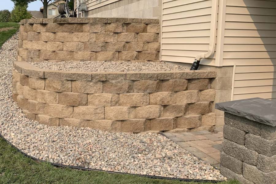 retaining walls installation downtown toronto north york east york yorkdale don valley village bayview village don mills leslieville fine line roofing & masonry 